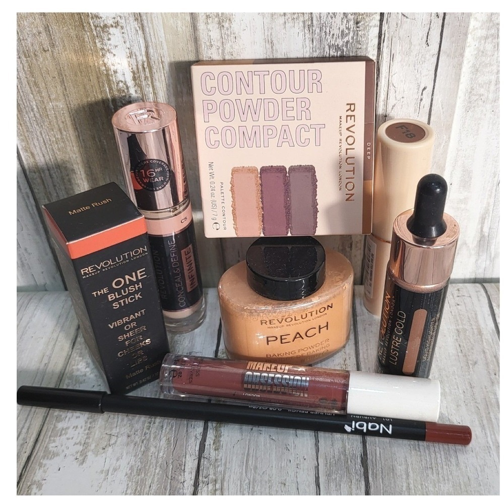 Makeup Revolution 8 Piece Bundle Eye Shadow Lip Liner & Lipstick Baking Powder - Picture 2 of 7